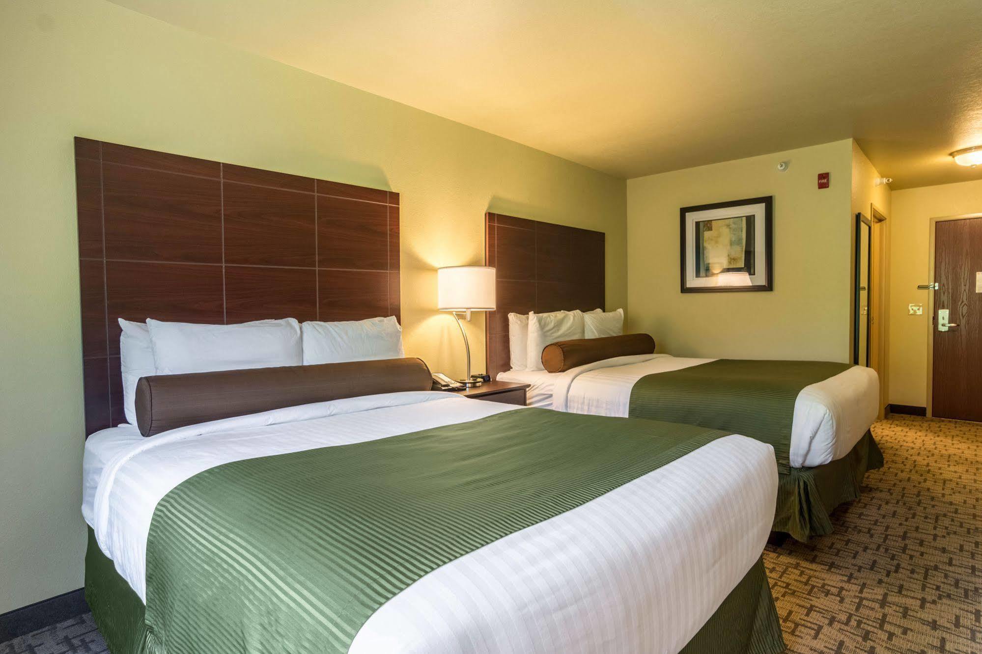Cobblestone Hotel & Suites - Harborcreek Kearsarge Exterior photo